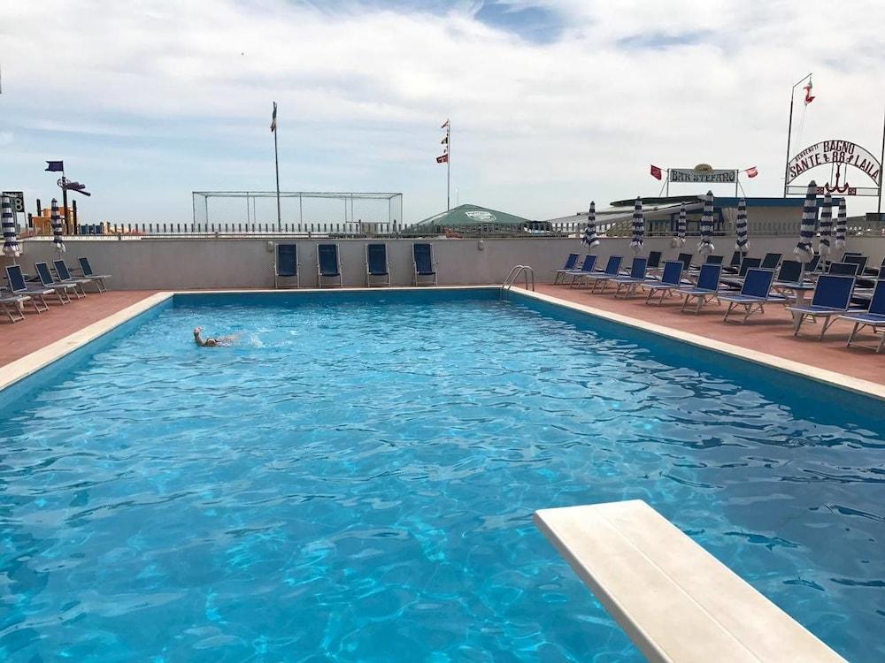 Hotel Majestic Pesaro Dış mekan fotoğraf